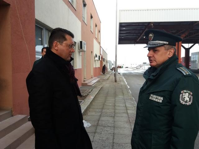 Вътрешният министър инспектира границата ни с Турция