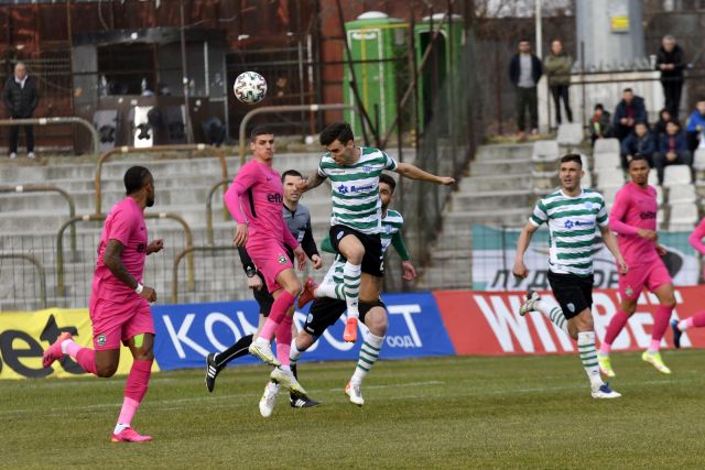  Лудогорец завладя Черно море във Варна 