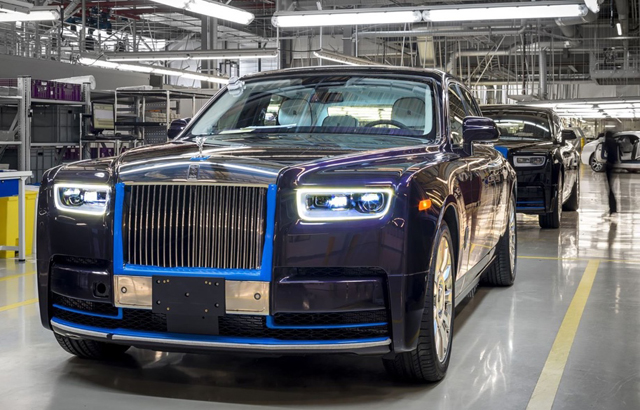 Пенсионери купиха първия нов Rolls-Royce Phantom