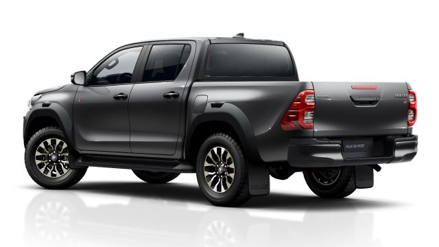 Toyota показа Hilux вдъхновен от „Дакар“
