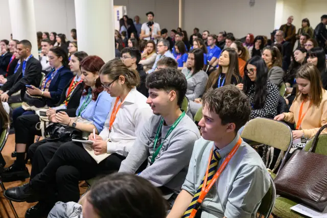 Кристиан Вигенин към възпитаници: Бъдете транспарантни в дейностите си, корупция не се прощава