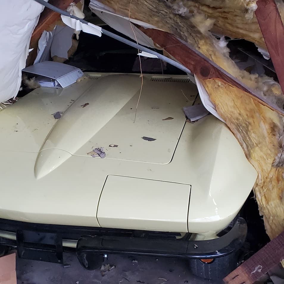 Мъжки сълзи: експлозия унищожи цех с редки Corvette