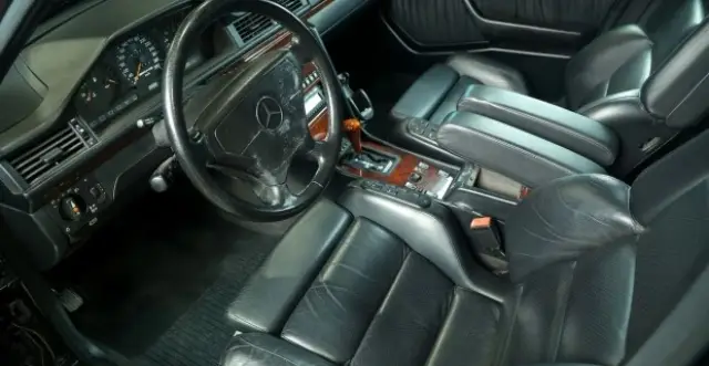 Този Mercedes W124 се продава за сума от над 300 000 лева