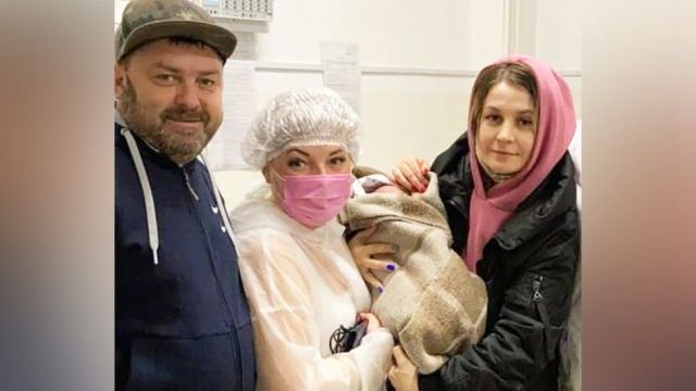 Изоставено в Сибир бебе оцеля при минус 20 градуса