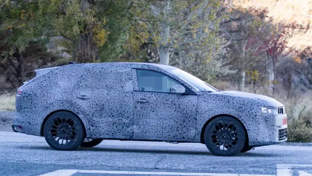 Първи снимки на най-новата Dacia