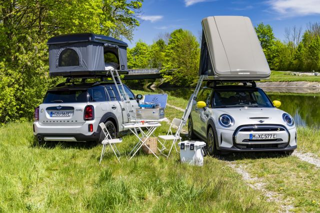  Mini предлага палатка за покрива на електрическия Cooper 