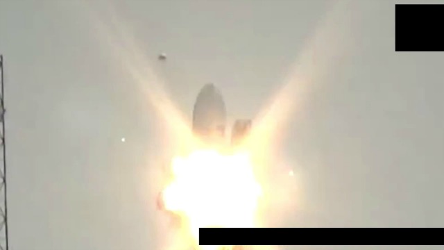 НЛО унищожава израелска ракета (СНИМКИ)