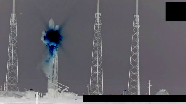 НЛО унищожава израелска ракета (СНИМКИ)