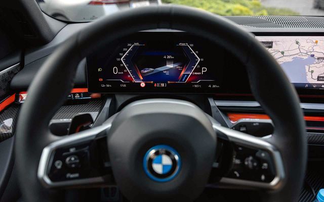 Тествахме новата пета серия на BMW и на ток, и... с дизел (вижте и колко струват у нас)