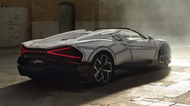 Bugatti Mistral Blanc Éternel е суперскъп роудстър с порцеланови елементи в екстериора и интериора