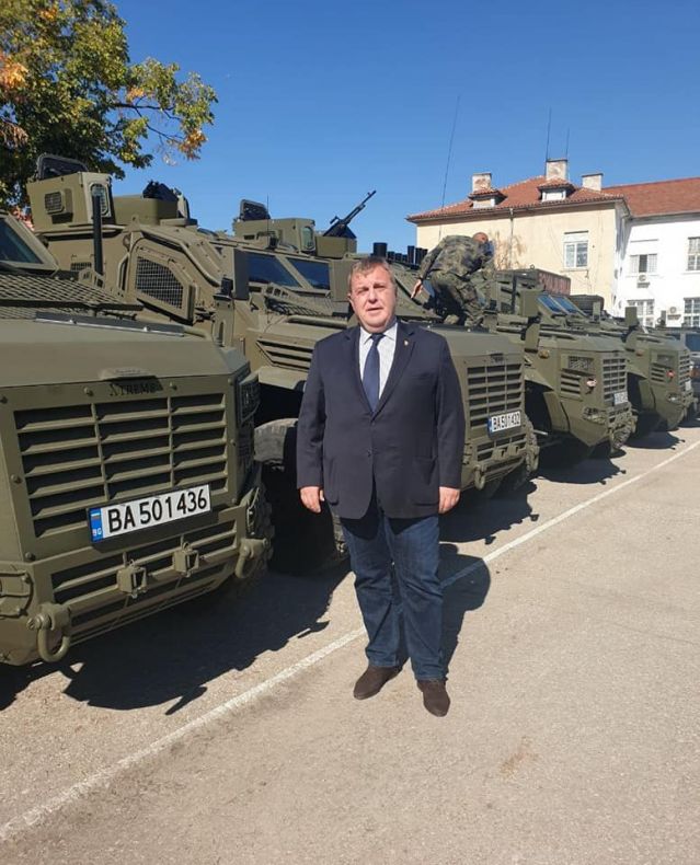  Бивш боен министър се хвали с модернизацията на армията ни СНИМКИ 