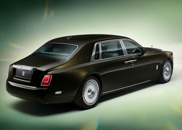 Колко промени може да откриете в новия Rolls-Royce Phantom