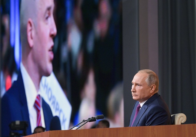 Путин: Ще се кандидатирам за четвърти мандат (СНИМКИ)