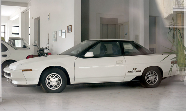 Откриха салон на Subaru, застинал в 90-те