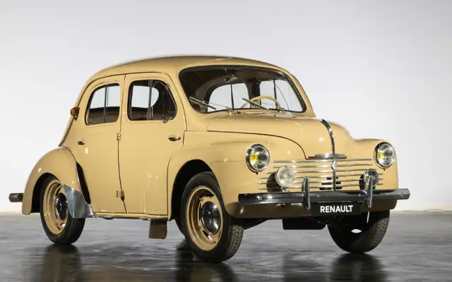 Продават се 100 автомобила Renault