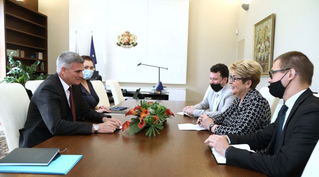  Янев се срещна с Н. Пр. Митрофанова 