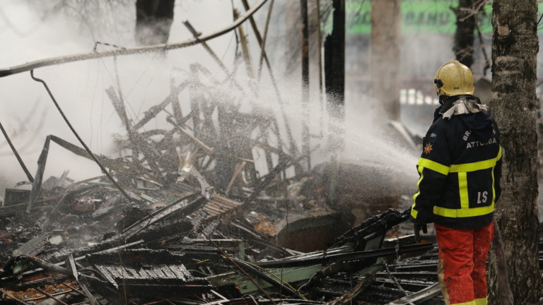 Големи щети след пожара в психодиспансера в София СНИМКИ