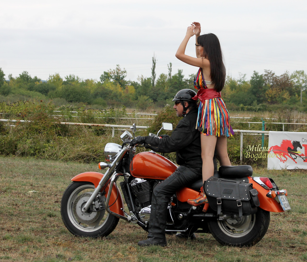 Коне и мотори в моден танц (СНИМКИ)