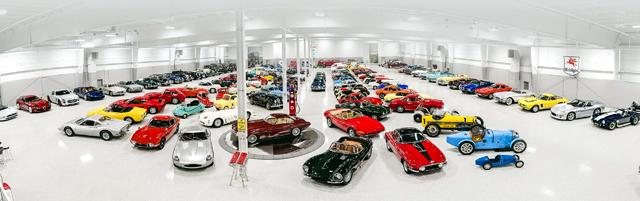  Разпродават сбирката на огромен шарлатанин 