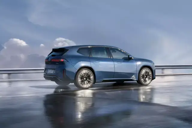 BMW показа по-евтин вид на iX3