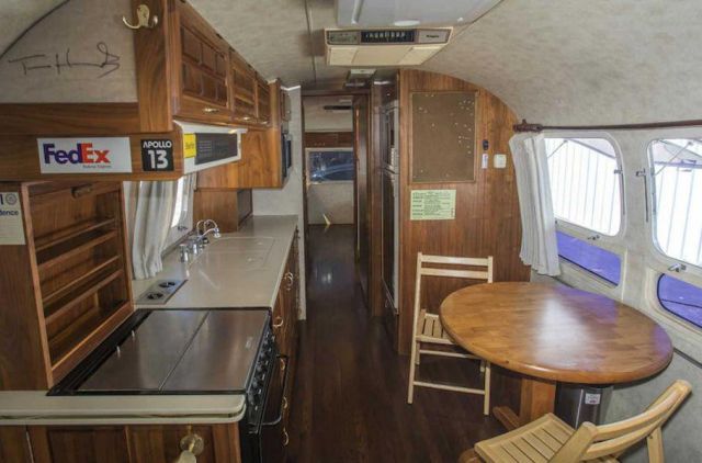 Продава се караваната на Том Ханкс | ФАКТИ.БГ Продава се караваната на Том Ханкс