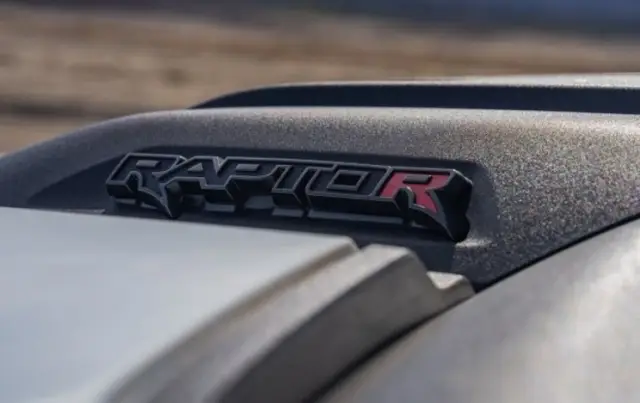 Напук на екологията Ford пуска бруталния F-150 Raptor R на Стария континент