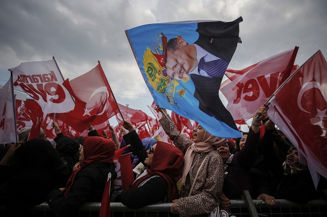 Ислямисти застанаха зад Ердоган