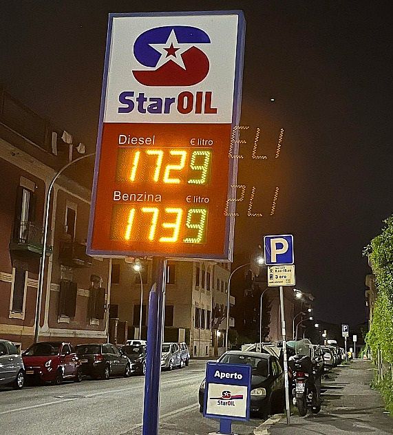 Ето как българинът плаща по-скъп дизел от италианеца СНИМКИ