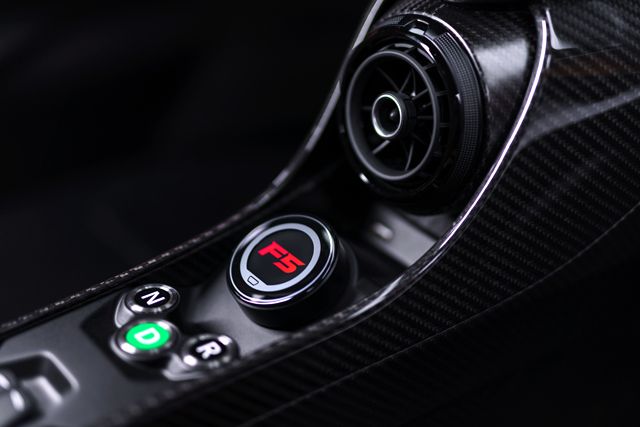  Hennessey Venom F5 потегля на война против Chiron, Jesko и Tuatara 