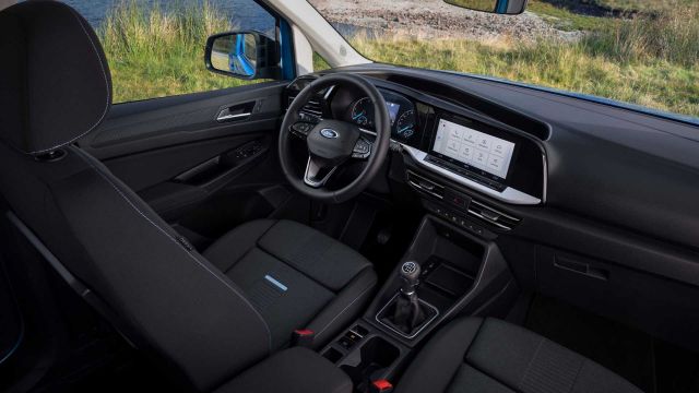  Новият Ford Tourneo дебютира с голяма решетка и голям брой прилики с VW Caddy - 5 