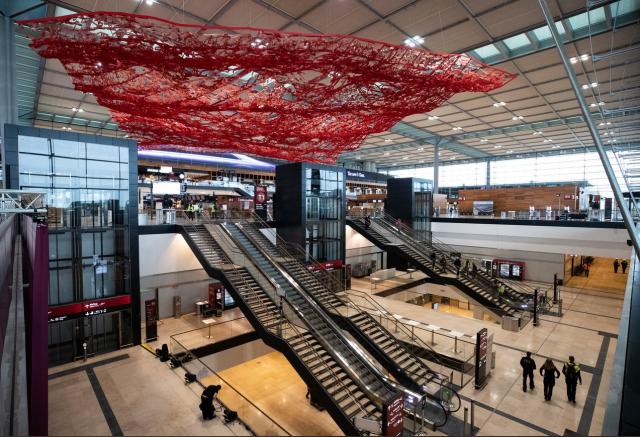 Откриват ключово за Европа летище (СНИМКИ)