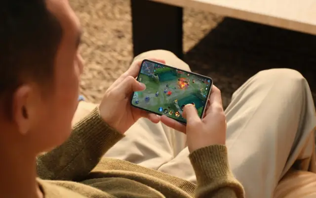 Huawei показа нов сгъваем смарт телефон с нетрадиционен дизайн