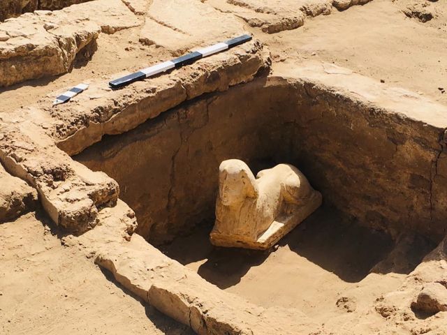 Откриха уникален усмихнат сфинкс при разкопки в Египет (СНИМКИ) - 3