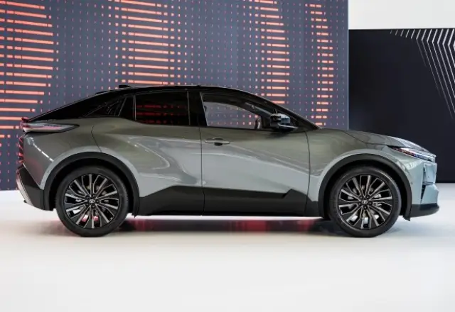 Toyota C-HR+ навлиза на европейския пазар с атрактивна цена (ВИДЕО)