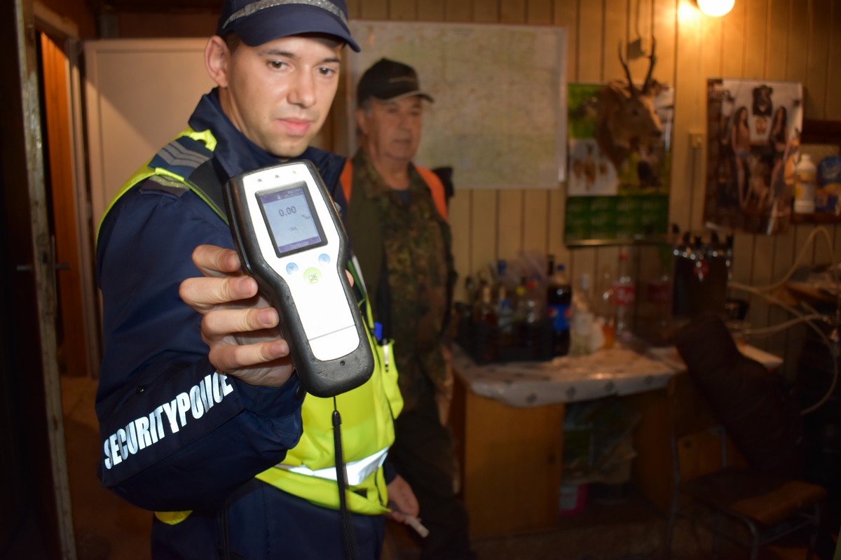 Вижте как МВР инструктира ловците СНИМКИ