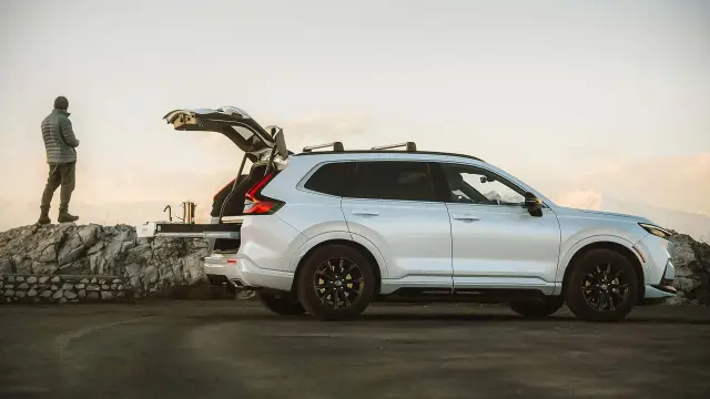 Honda отпразнува 30-годишнината на CR-V със специфична версия