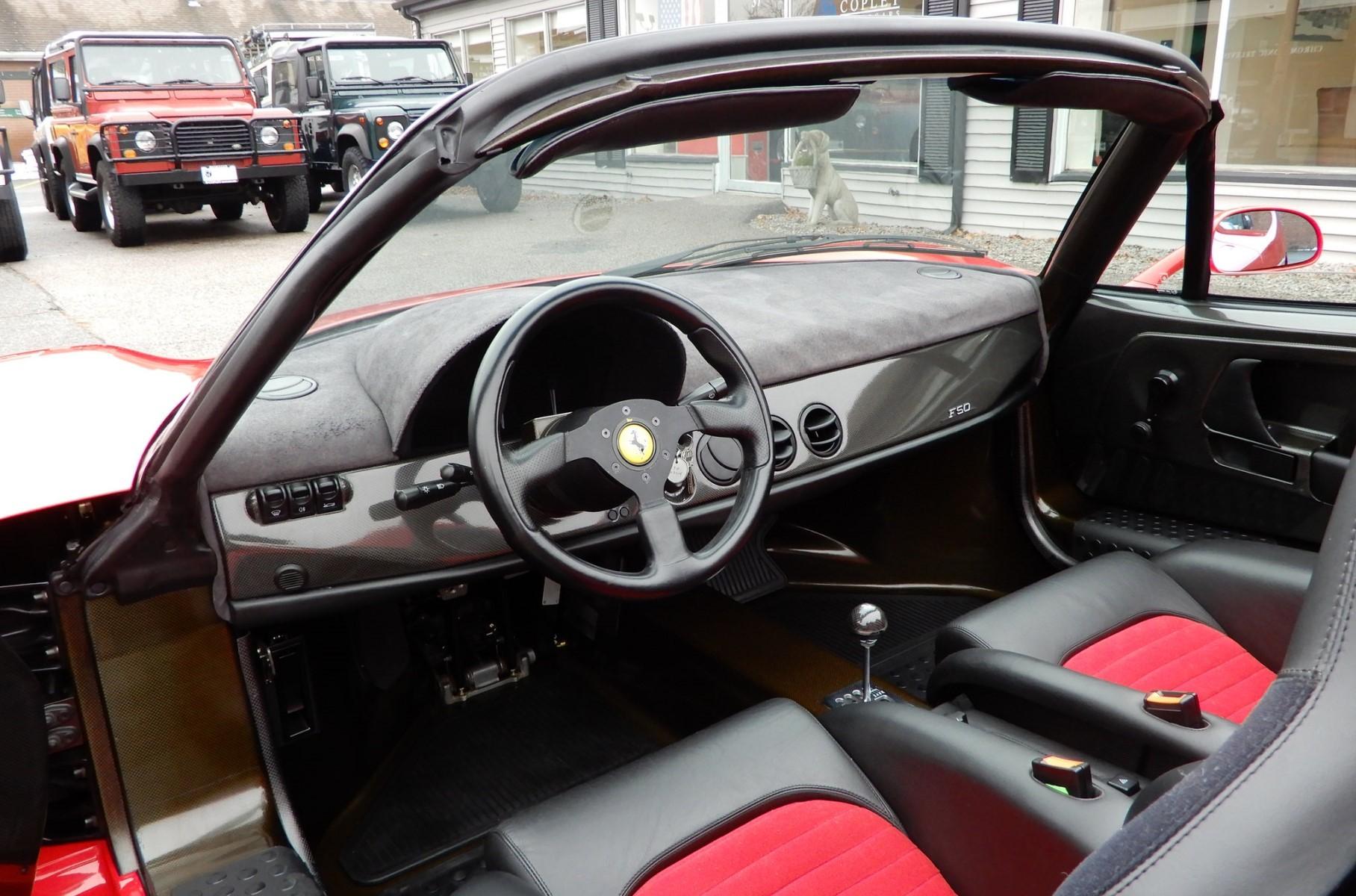 Най-редкият суперкар на Ferrari от 90-те беше пуснат за продажба на 02.02.2020 г.