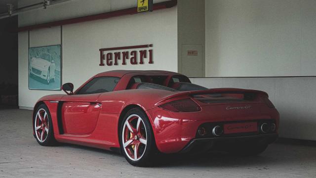 Намериха изоставено Porsche Carrera GT в Китай