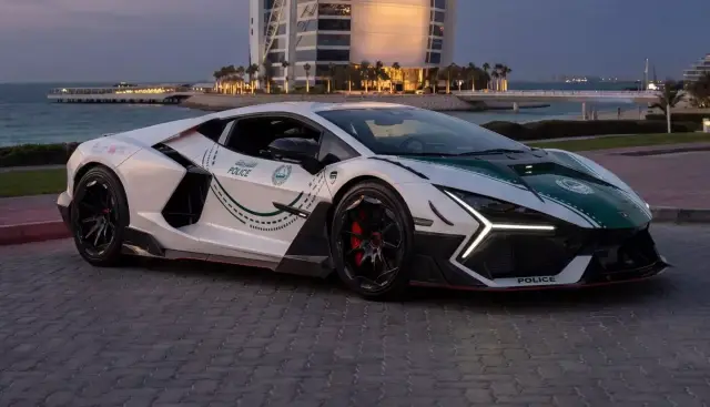 Lamborghini Revuelto се причисли към полицейските сили