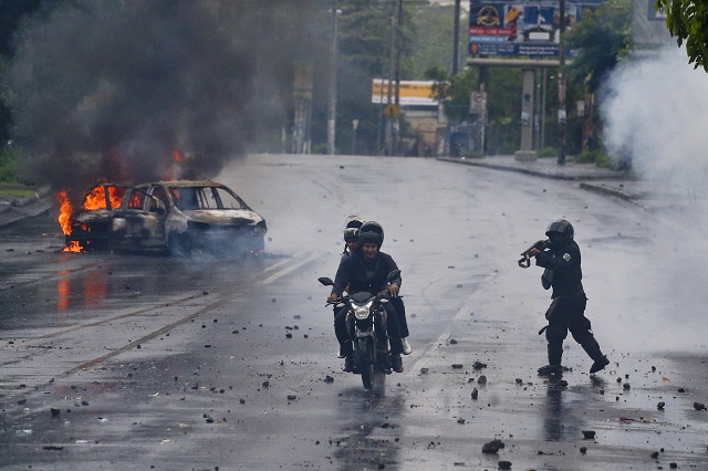 Уличната война в Никарагуа продължава (СНИМКИ)