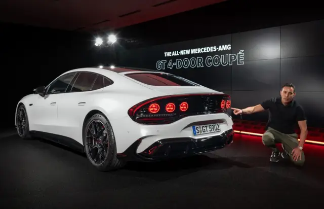 Представяме ви първи новата суперкола Mercedes AMG GT 4-Door Coupe (ВИДЕО)