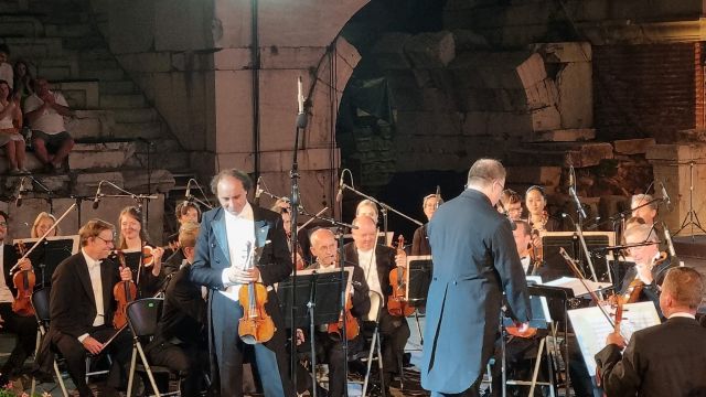 Виенският симфоничен оркестър изправи на крака публиката в Пловдив