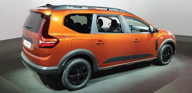 Dacia не иска хибридни и електрически коли, докато това не стане нужно | ФАКТИ.БГ Dacia не иска хибридни и електрически коли, докато това не стане нужно