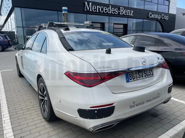 Какво правят автономните S-Class на Mercedes в София?