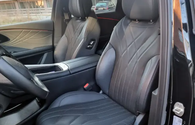 Тествахме китайския кандидат за „убиец на премиум марки“ (вижте и колко струва у нас)