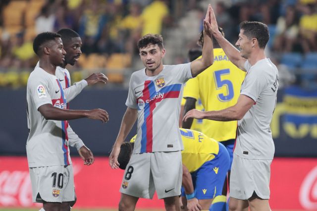  Барселона разгроми Кадис, фен получи сърдечен удар 