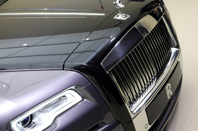 В Rolls-Royce измислиха боя с диаманти