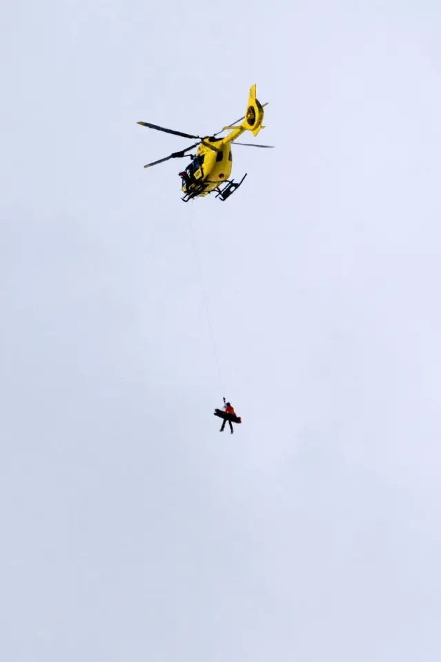 Ужас! Линдзи Вон падна секунди след старта, наложи се да я откарат с хеликоптер