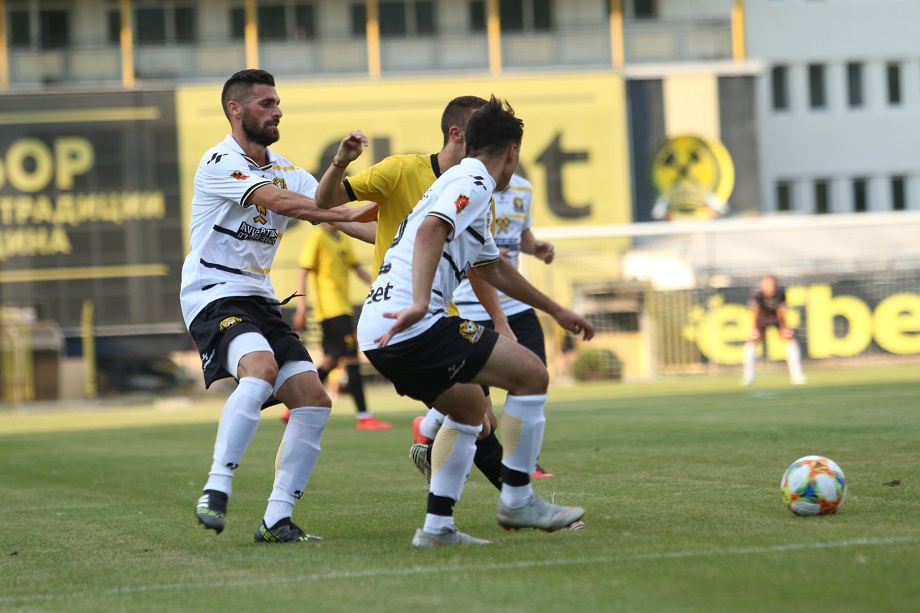 7 гола във вековния юбилей на Миньор Перник (СНИМКИ)