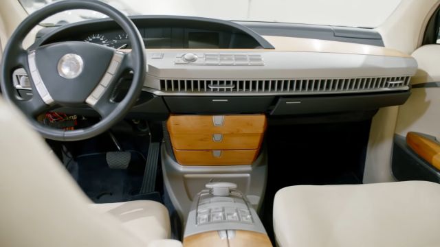 Прототип на BMW от 90-те показва, че големите „бъбреци“ не са новост